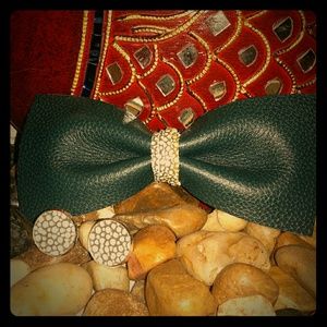 Handmade genuine leather bow tie with cufflinks